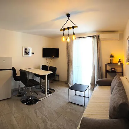 Dolcevita Apartment *